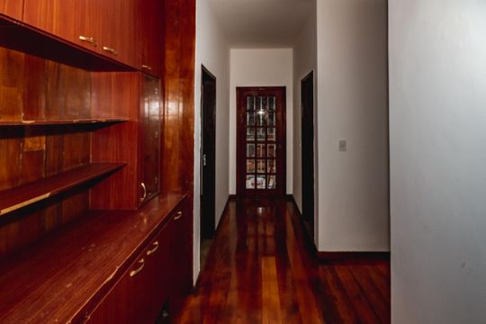 Corredor de casa para alugar com 3 quartos, 200m² em São Bernardo, Belo Horizonte