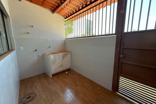Casa à venda com 4 quartos, 300m² em Conjunto 9, Brasília