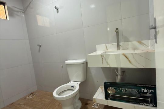 Casa à venda com 4 quartos, 300m² em Conjunto 9, Brasília