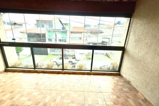 Sacada de casa para alugar com 4 quartos, 175m² em Jardim do Papai, Guarulhos