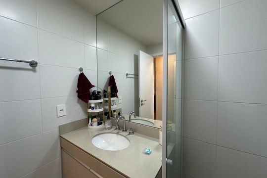 Banheiro da Suíte 1 de apartamento à venda com 2 quartos, 81m² em Bethaville I, Barueri