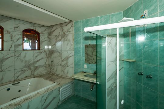 Banheiro do Quarto 1 de casa para alugar com 5 quartos, 292m² em Santa Monica, Belo Horizonte