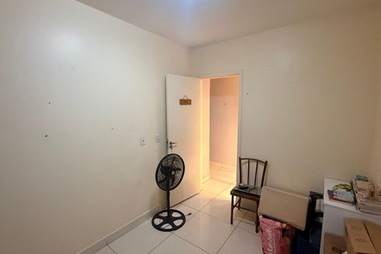 Quarto 1 de casa de condomínio à venda com 3 quartos, 80m² em Setor Garavelo, Goiânia