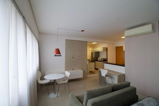 Sala de apartamento à venda com 1 quarto, 34m² em Centro, Curitiba