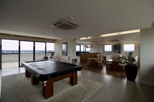 Área comum - Sala de jogos de apartamento à venda com 1 quarto, 34m² em Centro, Curitiba