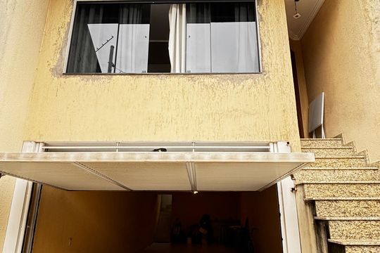 Garagem  de casa à venda com 2 quartos, 223m² em Jardim Las Vegas, Santo André