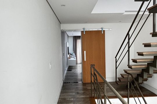 Corredor de casa à venda com 2 quartos, 223m² em Jardim Las Vegas, Santo André
