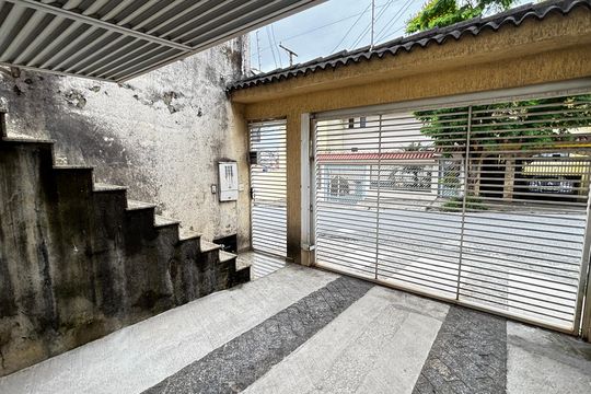 Garagem  de casa à venda com 2 quartos, 223m² em Jardim Las Vegas, Santo André