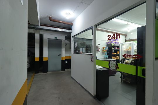 Área Comum - Mercadinho 24h de apartamento para alugar com 3 quartos, 88m² em  Parque Itrapoã, Santo André