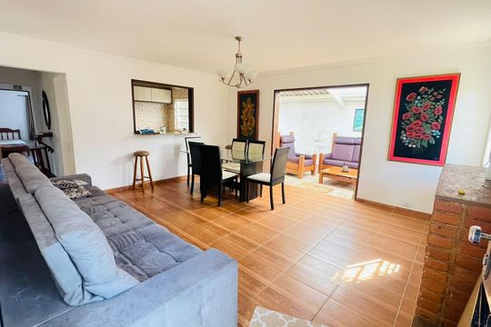 Sala de casa de condomínio para alugar com 3 quartos, 450m² em Parque Santo Afonso, Cotia
