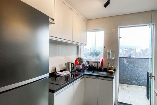 Cozinha de apartamento à venda com 2 quartos, 43m² em Vila Carrão, São Paulo