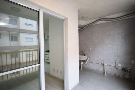 Sala de apartamento para alugar com 2 quartos, 56m² em Bela Vista, Osasco