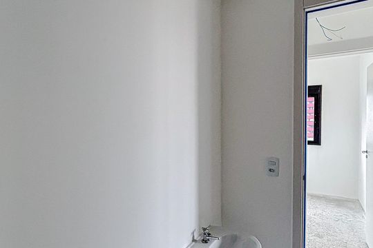 Banheiro de apartamento à venda com 2 quartos, 48m² em Vila Esperança, São Paulo