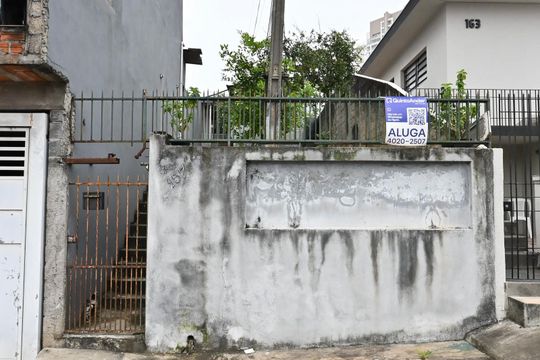 Fachada de casa para alugar com 1 quarto, 50m² em Vila Sonia, São Paulo
