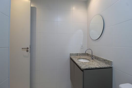 Banheiro de kitnet/studio para alugar com 1 quarto, 25m² em Vila Olímpia, São Paulo