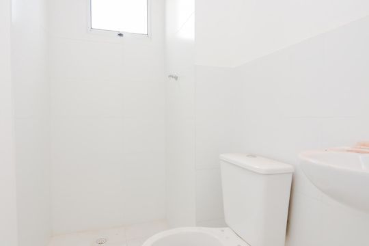 Banheiro de apartamento à venda com 2 quartos, 48m² em Vila Silveira, Guarulhos