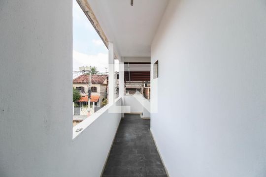 Varanda de casa para alugar com 3 quartos, 450m² em Olinda, Nilópolis