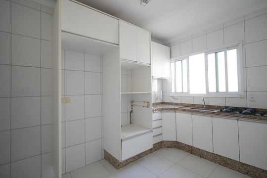 Cozinha de apartamento para alugar com 2 quartos, 80m² em Vila Valparaíso, Santo André