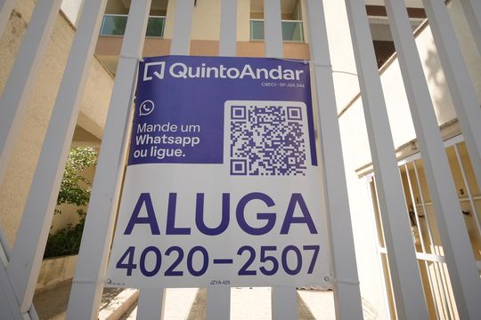 Placa de apartamento para alugar com 2 quartos, 80m² em Vila Valparaíso, Santo André