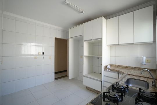 Cozinha de apartamento para alugar com 2 quartos, 80m² em Vila Valparaíso, Santo André