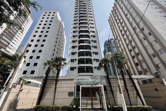 Fachada  de apartamento para alugar com 1 quarto, 47m² em Campo Belo, São Paulo