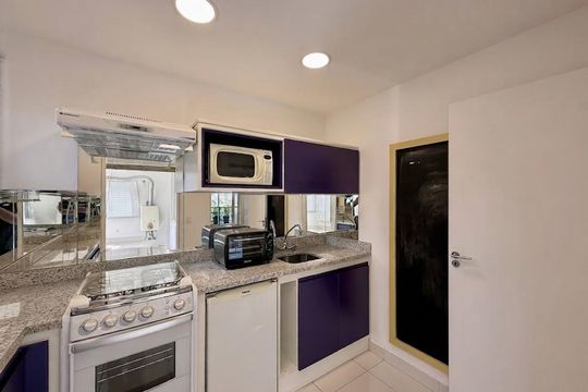 Cozinha de apartamento para alugar com 1 quarto, 47m² em Campo Belo, São Paulo