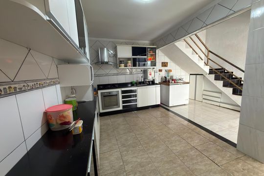 Casa à venda com 2 quartos, 400m² em Samambaia, Brasília