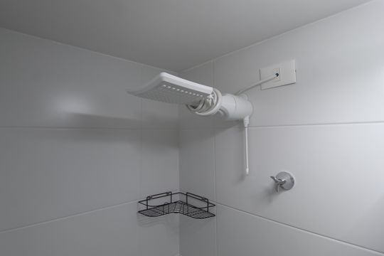 Banheiro da Suíte de apartamento para alugar com 1 quarto, 20m² em Vila Nova Conceição, São Paulo