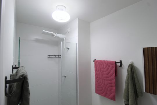 Banheiro da Suíte de apartamento para alugar com 1 quarto, 20m² em Vila Nova Conceição, São Paulo