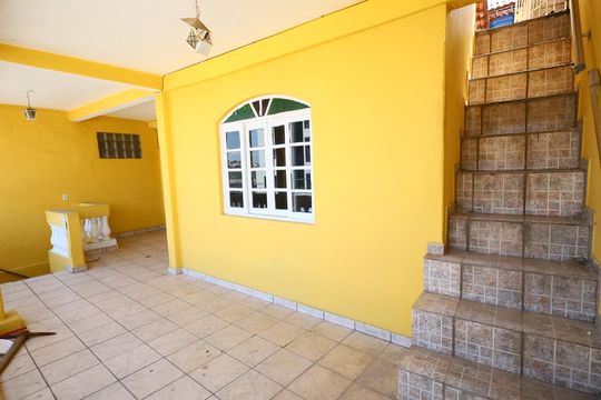 Entrada de casa para alugar com 3 quartos, 120m² em Quitaúna, Osasco
