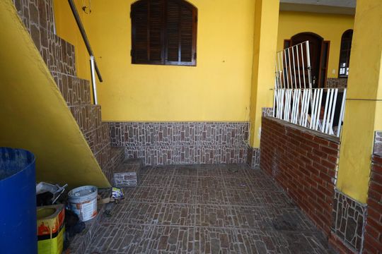 Garagem de casa para alugar com 3 quartos, 120m² em Quitaúna, Osasco
