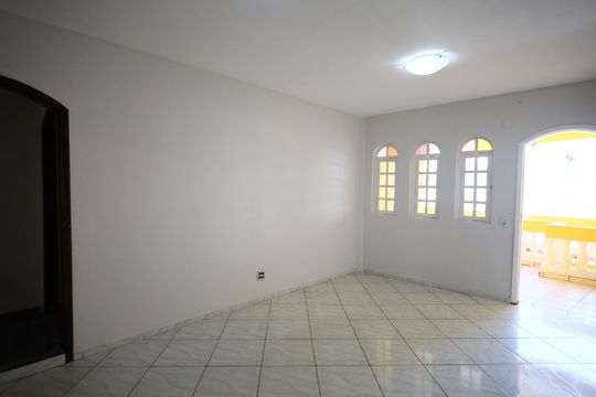 Casa para alugar com 3 quartos, 120m² em Quitaúna, Osasco