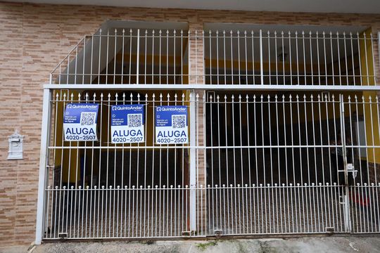 Fachada de casa para alugar com 2 quartos, 50m² em Quitaúna, Osasco