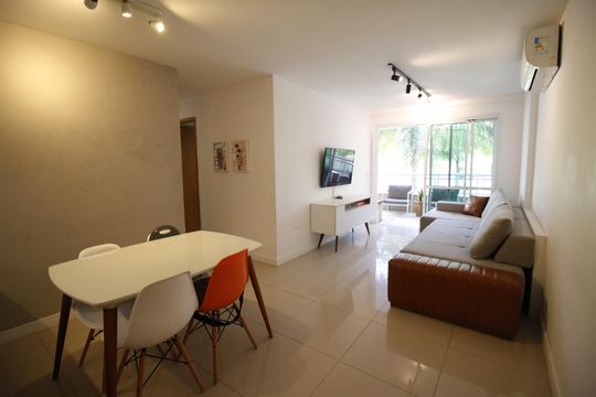 Sala de apartamento à venda com 4 quartos, 102m² em Barra Olímpica, Rio de Janeiro