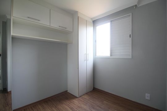 Quarto de apartamento para alugar com 2 quartos, 42m² em Vila Pirajussara, São Paulo