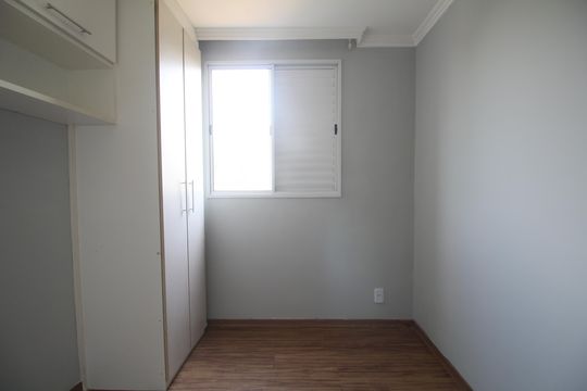 Quarto de apartamento para alugar com 2 quartos, 42m² em Vila Pirajussara, São Paulo