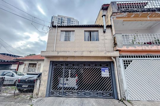 Fachada com Placa de casa para alugar com 1 quarto, 50m² em Vila Carrão, São Paulo