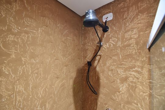 Banheiro do Studio de kitnet/studio para alugar com 1 quarto, 38m² em Bacacheri, Curitiba