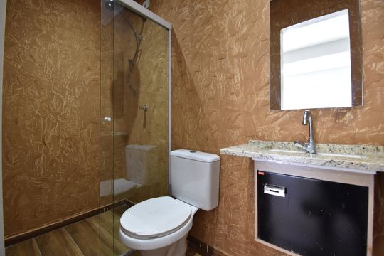 Banheiro do Studio de kitnet/studio para alugar com 1 quarto, 42m² em Bacacheri, Curitiba