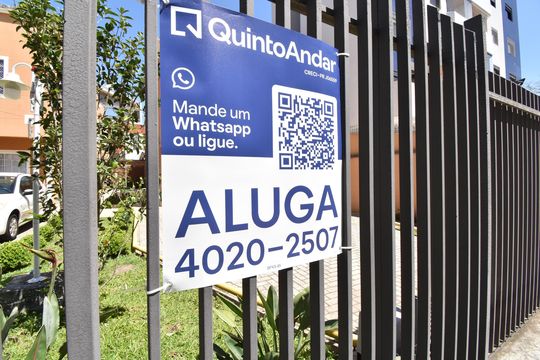 Placa de kitnet/studio para alugar com 1 quarto, 38m² em Bacacheri, Curitiba