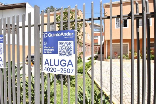 Placa de kitnet/studio para alugar com 1 quarto, 38m² em Bacacheri, Curitiba