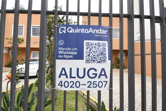 Placa de kitnet/studio para alugar com 1 quarto, 38m² em Bacacheri, Curitiba
