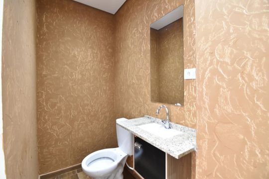 Banheiro do Studio de kitnet/studio para alugar com 1 quarto, 38m² em Bacacheri, Curitiba