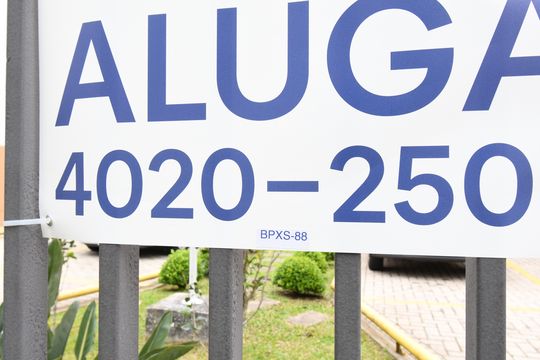Códig de kitnet/studio para alugar com 1 quarto, 38m² em Bacacheri, Curitiba