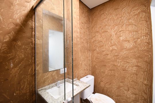 Banheiro do Studio de kitnet/studio para alugar com 1 quarto, 38m² em Bacacheri, Curitiba