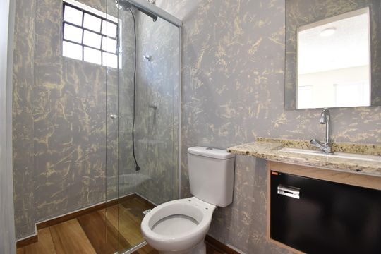 Banheiro do Studio de kitnet/studio para alugar com 1 quarto, 38m² em Bacacheri, Curitiba