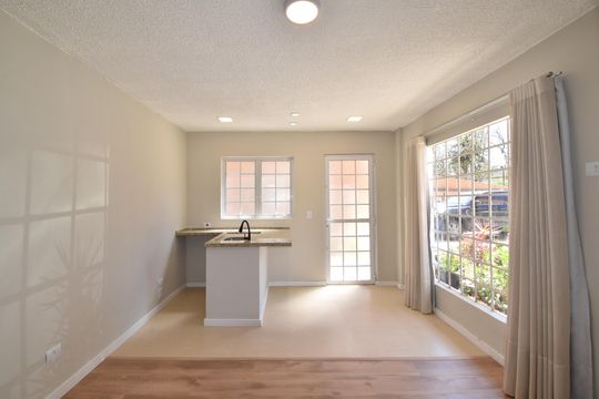 Studio de kitnet/studio para alugar com 1 quarto, 38m² em Bacacheri, Curitiba