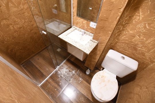 Banheiro do Studio de kitnet/studio para alugar com 1 quarto, 38m² em Bacacheri, Curitiba