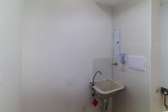 Área de Serviço de apartamento para alugar com 2 quartos, 33m² em Parque São Lourenço, São Paulo