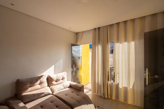 Casa 2 - Sala de casa à venda com 5 quartos, 130m² em Carajás, Contagem